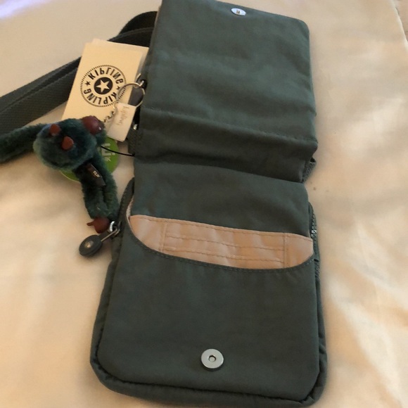 Kipling NWELDORADO Light Aloe Tonal Nylon Crossbody With Monkey Key Chain NWT - Picture 7 of 15